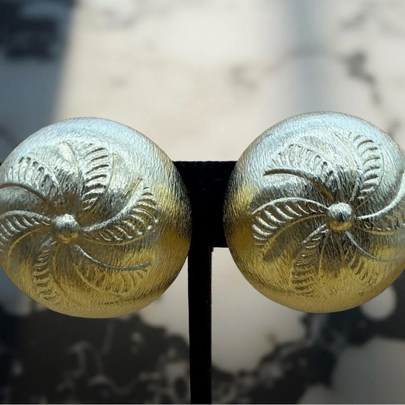Jewelry - Vintage Gold Floral Domed Clip-On Earrings